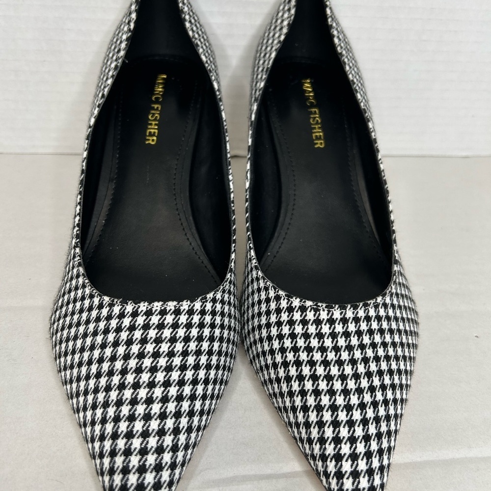 Marc Fisher Womens Size 7.5 M Alola Houndstooth Pump 2.5" heels Black & White. - Picture 6 of 8